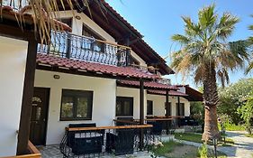 Sirines Studios And Apartments 